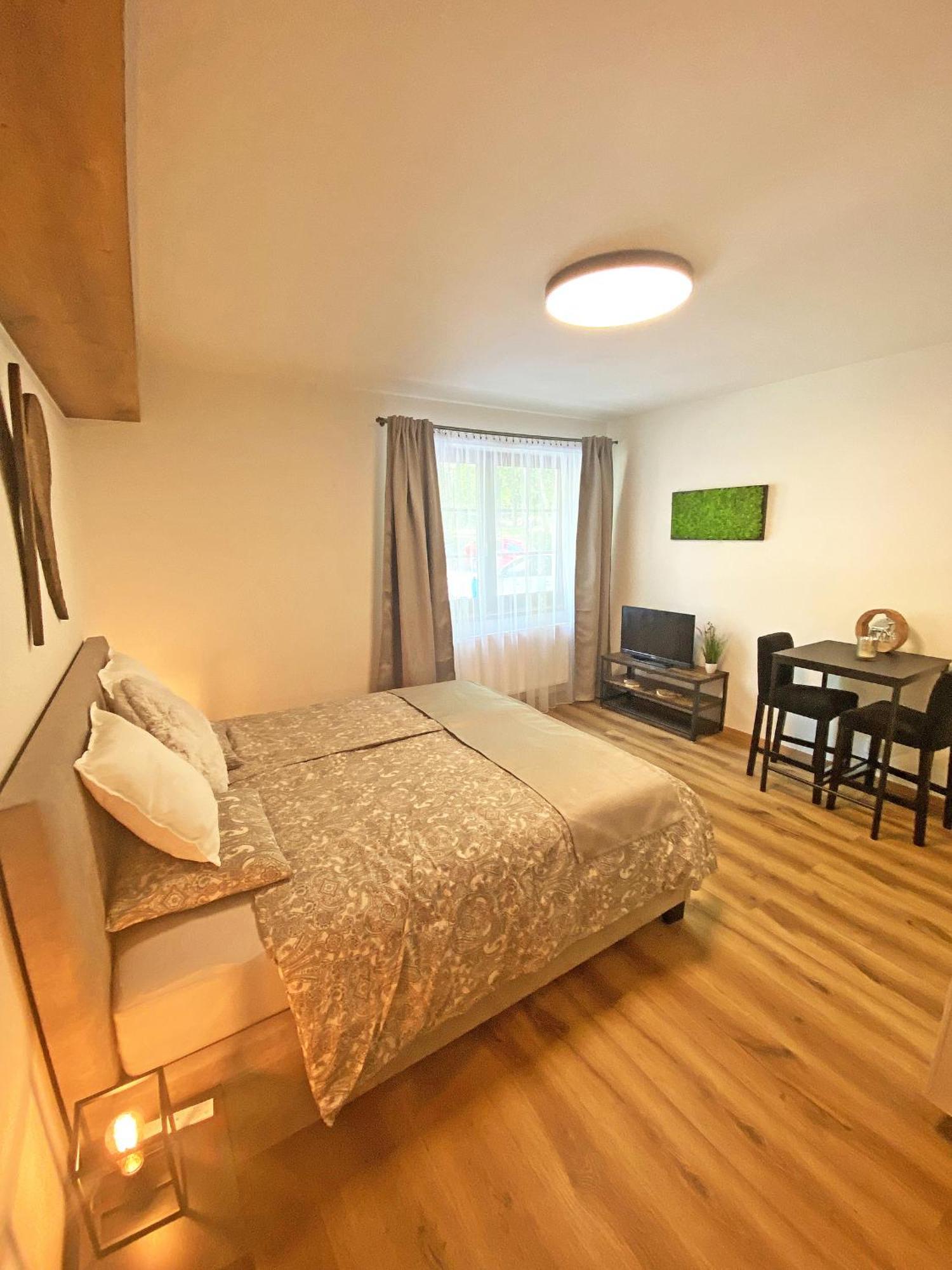 Apartmany Rezac ロキトニツェ・ナト・イゼロウ エクステリア 写真