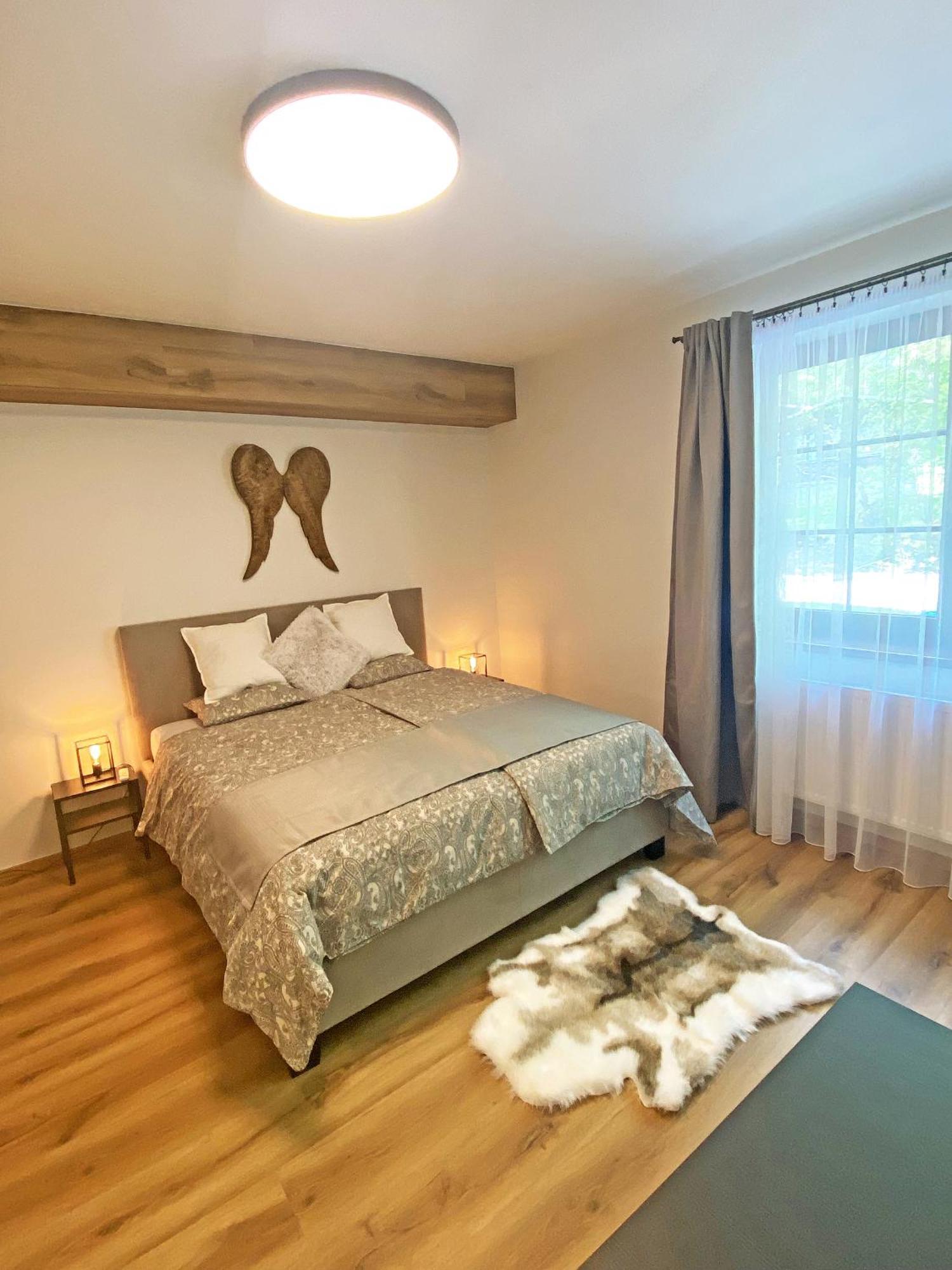 Apartmany Rezac ロキトニツェ・ナト・イゼロウ エクステリア 写真